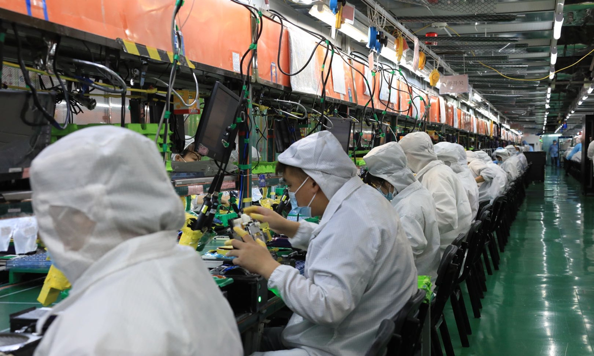 Foxconn faces 200,000 worker shortage prior to iPhone 13 launch in  September - Global Times